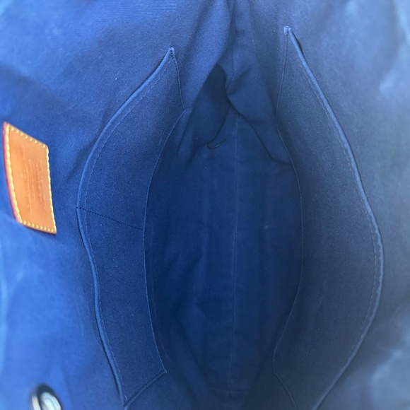 Louis Vuitton Monogram V Tote (Limited Edition) - Picture 4 of 5